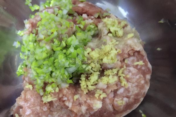 辣椒酿肉的做法图解1