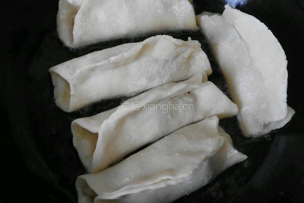 自制白菜猪肉锅贴的做法图解13