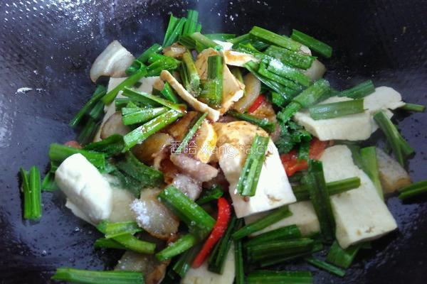 大蒜白干炒肉片的做法图解7