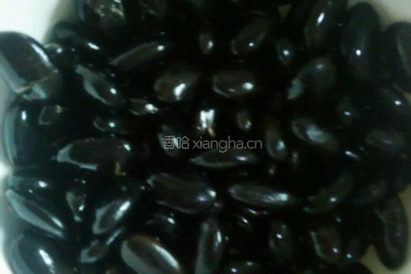 黑豆苹果豆浆的做法图解1