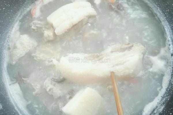 回锅肉烧土豆片的做法图解3