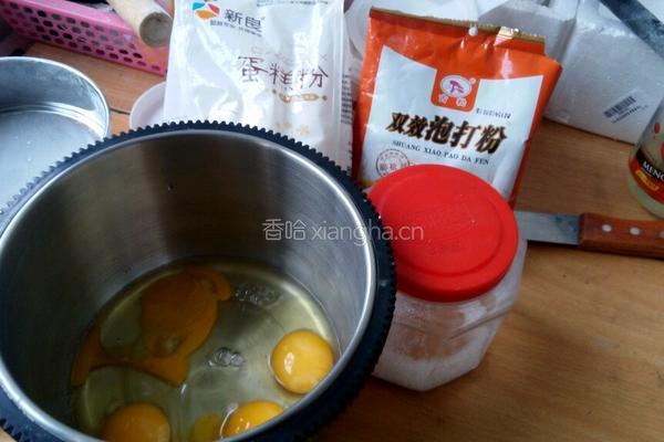 海绵葡萄干夹心蛋糕块的做法图解1