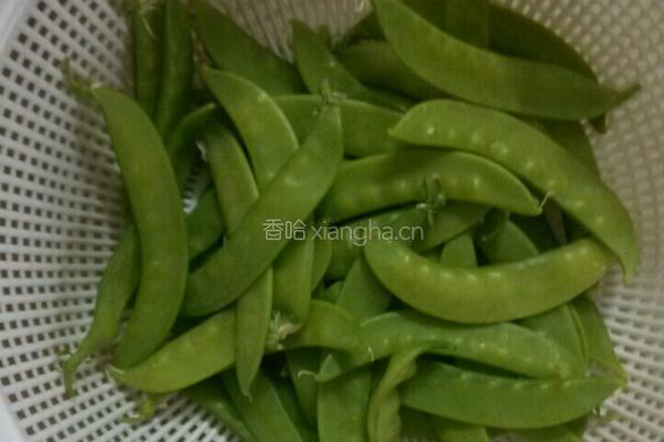 荷兰豆炒肉片的做法图解1