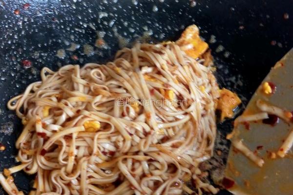 老干妈炒面的做法图解4