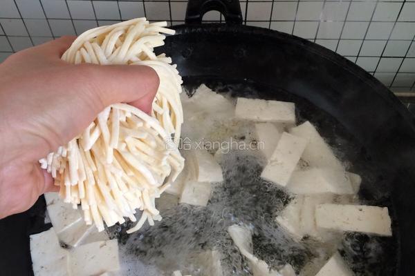 〖 蘑菇酸汤面 〗的做法图解8