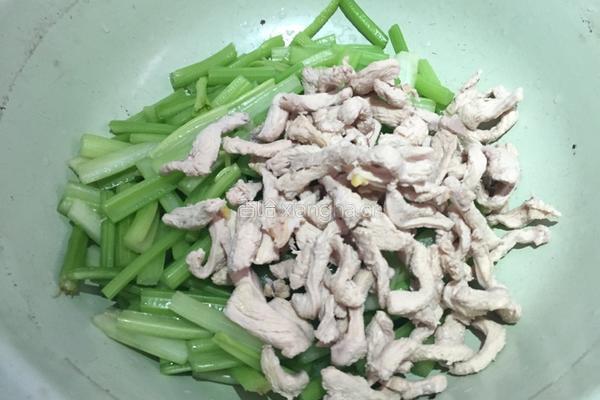 鸡丝芹菜的做法图解5