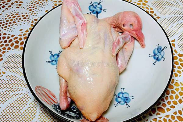 高麗參鹿尾巴燉乳鴿的做法图解1