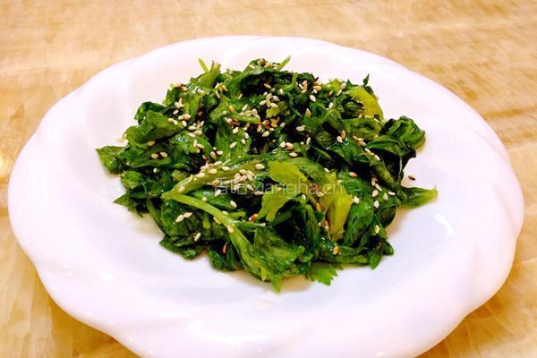 凉拌芹菜叶
