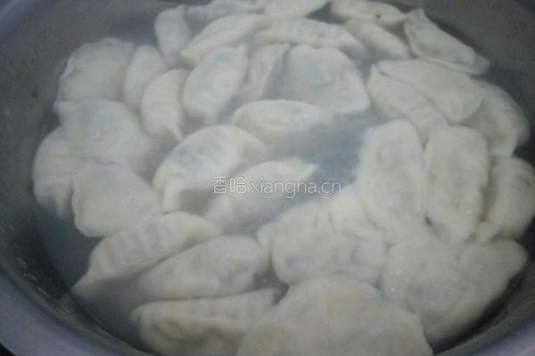 猪肉白菜木耳饺子的做法图解9