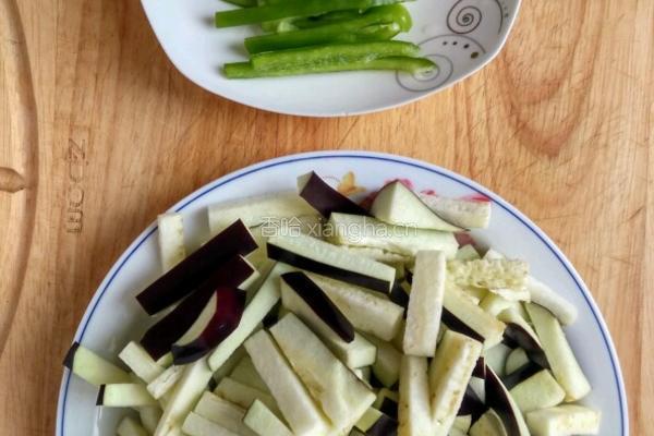 酱香茄条的做法图解1