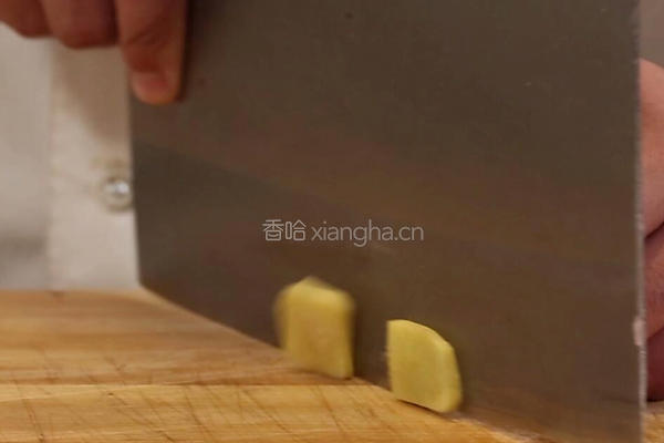 花旗参红枣炖鸡汤的做法图解3