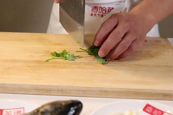 鲫鱼豆腐汤的做法图解3