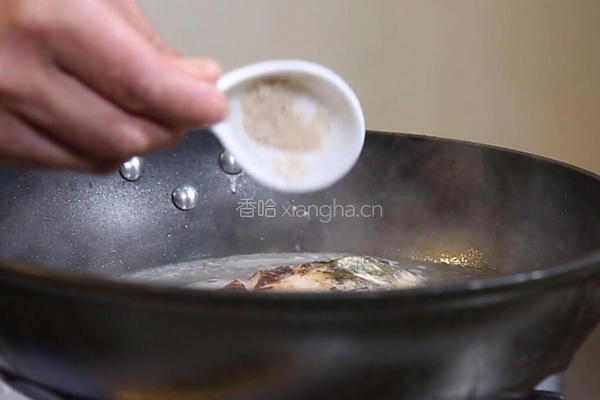 鲫鱼豆腐汤的做法图解6