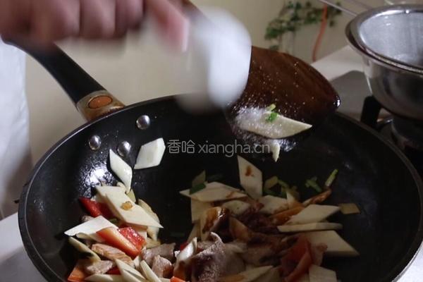 茭白炒肉的做法图解6