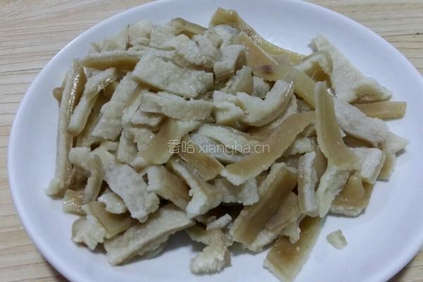 糖醋肉皮的做法图解2