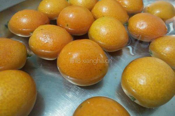 金桔果酱的做法图解1