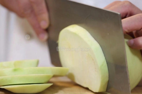 肉片鲜茄炖豆腐的做法图解1