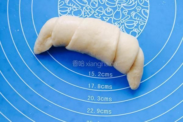 黄金牛角包的做法图解9