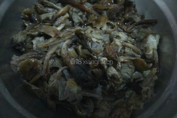 酱香蘑菇的做法图解1