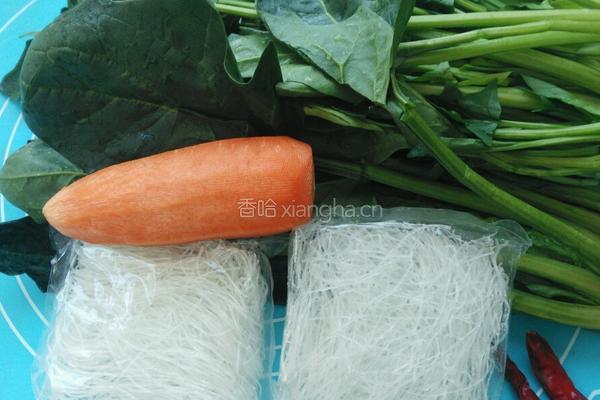 爽口菠菜粉丝的做法图解1