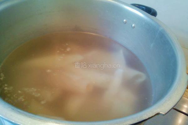 水晶猪皮冻的做法图解2