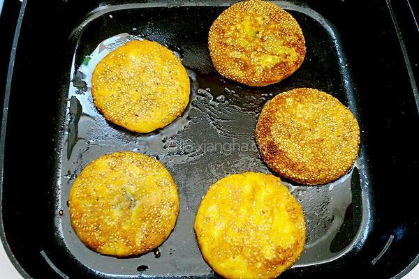 炼乳香甜南瓜饼的做法图解9