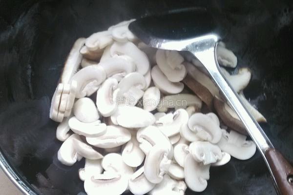 双菇干腐肉片的做法图解12