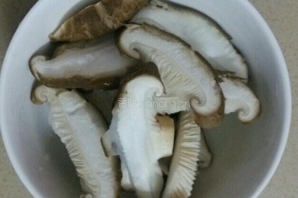芹菜炒鱿鱼的做法图解7