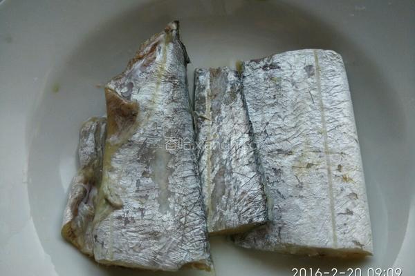 香煎带鱼的做法图解2