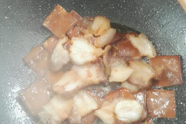 香干芹菜红椒炒回锅肉的做法图解3