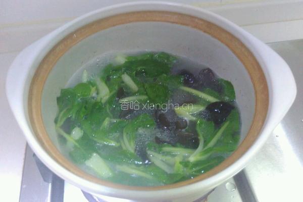 青菜木耳汤的做法图解5
