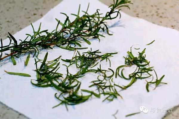 迷迭香烤羊排的做法图解2