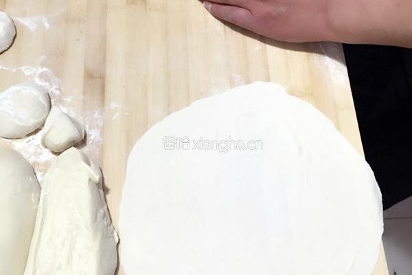 韭菜盒子的做法图解2