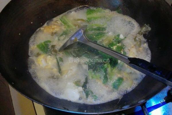 酸菜莴笋叶子蛋汤