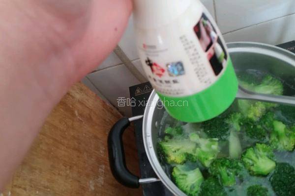 蒜蓉西蓝花的做法图解3