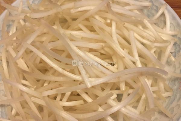 爽口豆芽的做法图解1