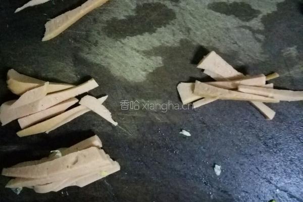 凉拌黄瓜卷火腿的做法图解2