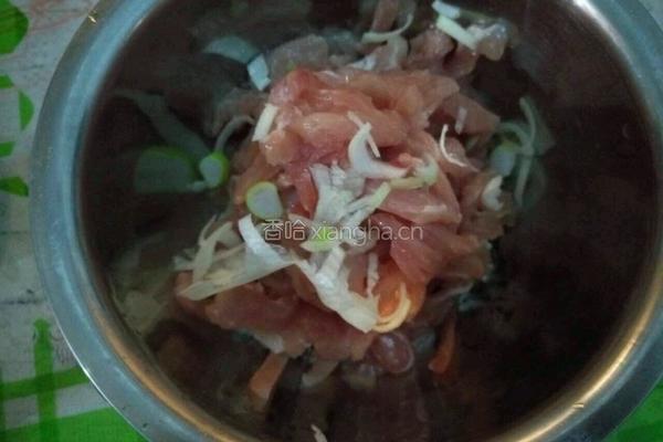 青椒炒肉的做法图解2