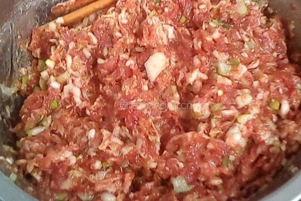 肉馅汤圆的做法图解1