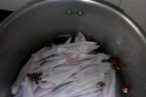 卤鸭脚的做法图解2