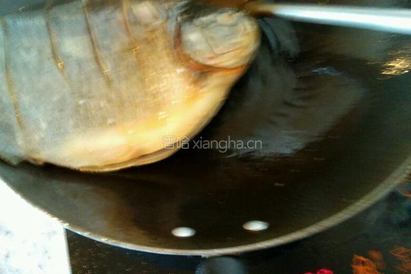 (自创)麻辣鲳鱼的做法图解2