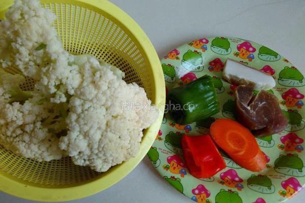 花菜炒咸肉的做法图解1