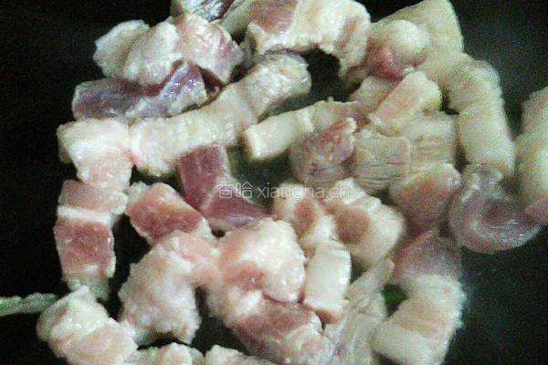 五花肉烧豆腐干的做法图解2