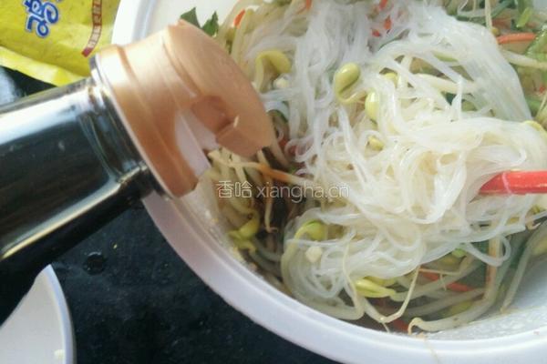 凉拌粉丝豆芽的做法图解9