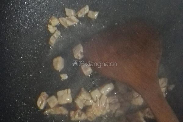 玉米红罗卜青豆肉丁的做法图解3