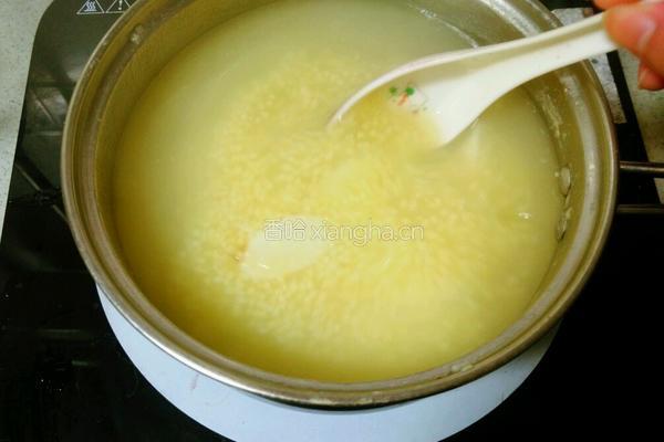 山药小米枸杞粥的做法图解6