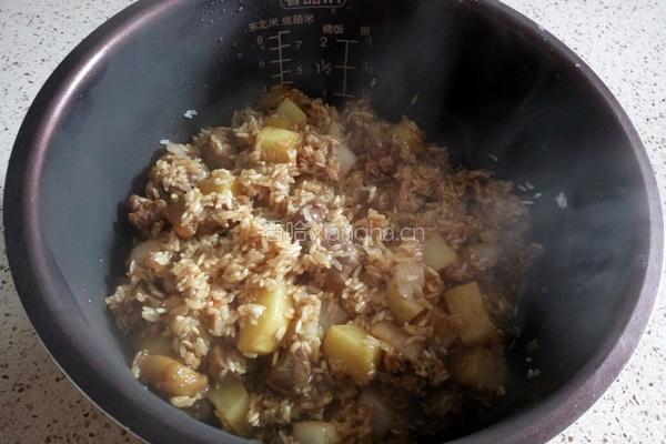 牛肉焖饭的做法图解10