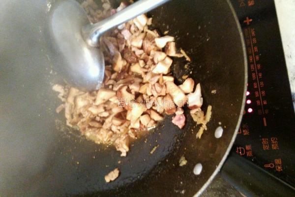 香菇廋肉汤的做法图解3