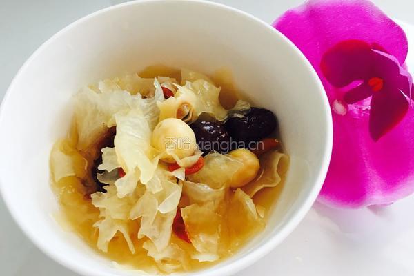 红枣银耳莲子羹的做法图解10