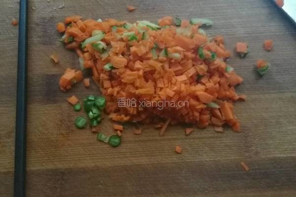胡萝卜蛋炒饭的做法图解2